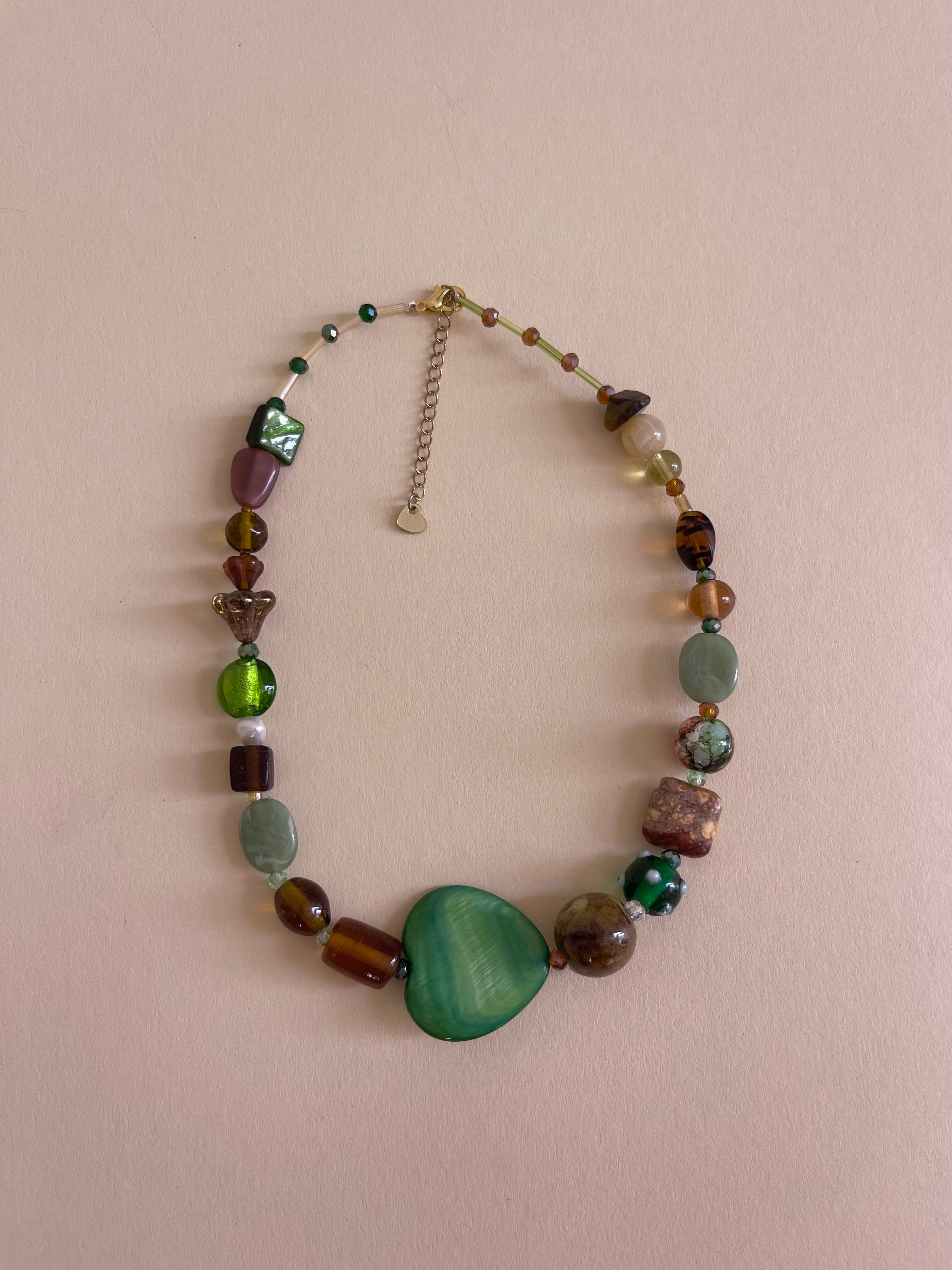 Green tonal heart necklace