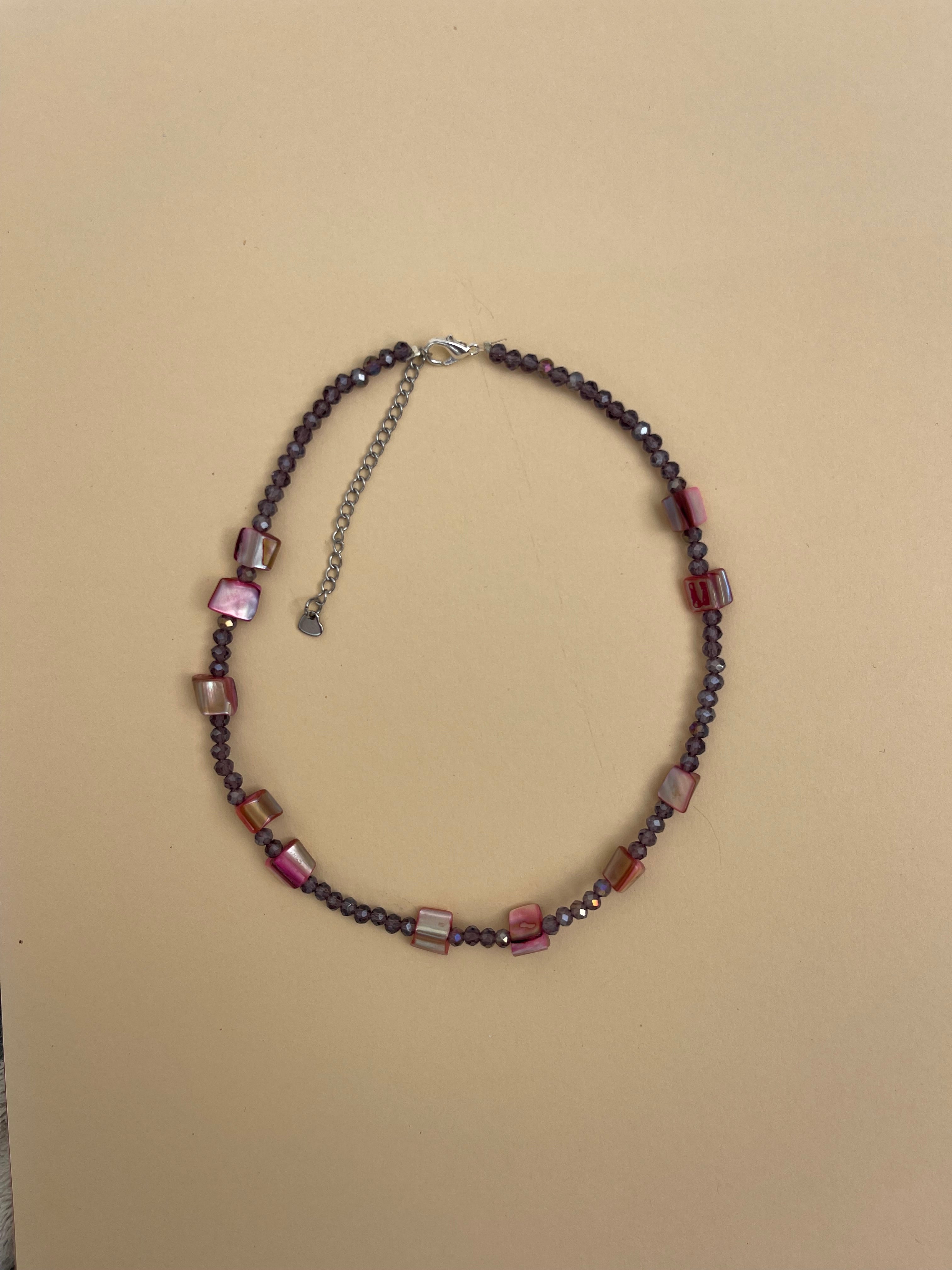 Plum shell choker